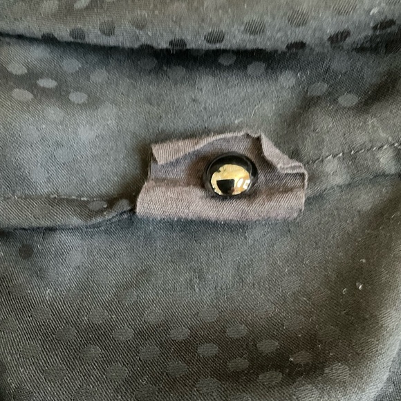 Maldita Rear Button Down Sleeveless Top - Picture 5 of 6